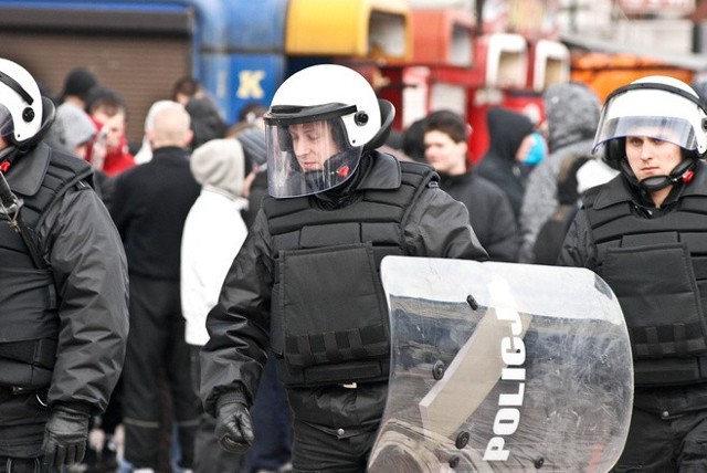 Policjanci krótko po przysiędze będą dbać o nasze bezpieczeństwo podczas EURO 2012