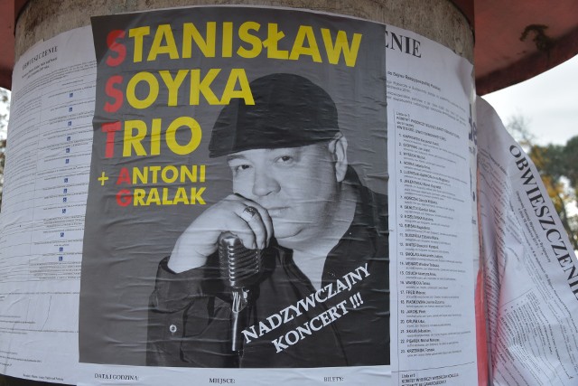Plakaty o koncercie Stanisława Soyki rozwieszone zostały nie tylko w Mroczy. Zobaczyć je można również na ulicach Nakła