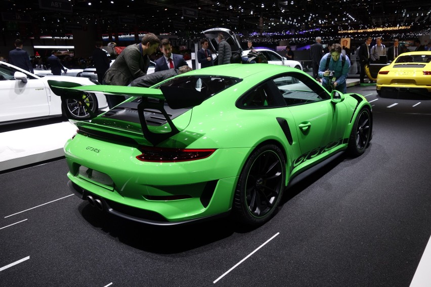 Porsche 911 GT3 RS...