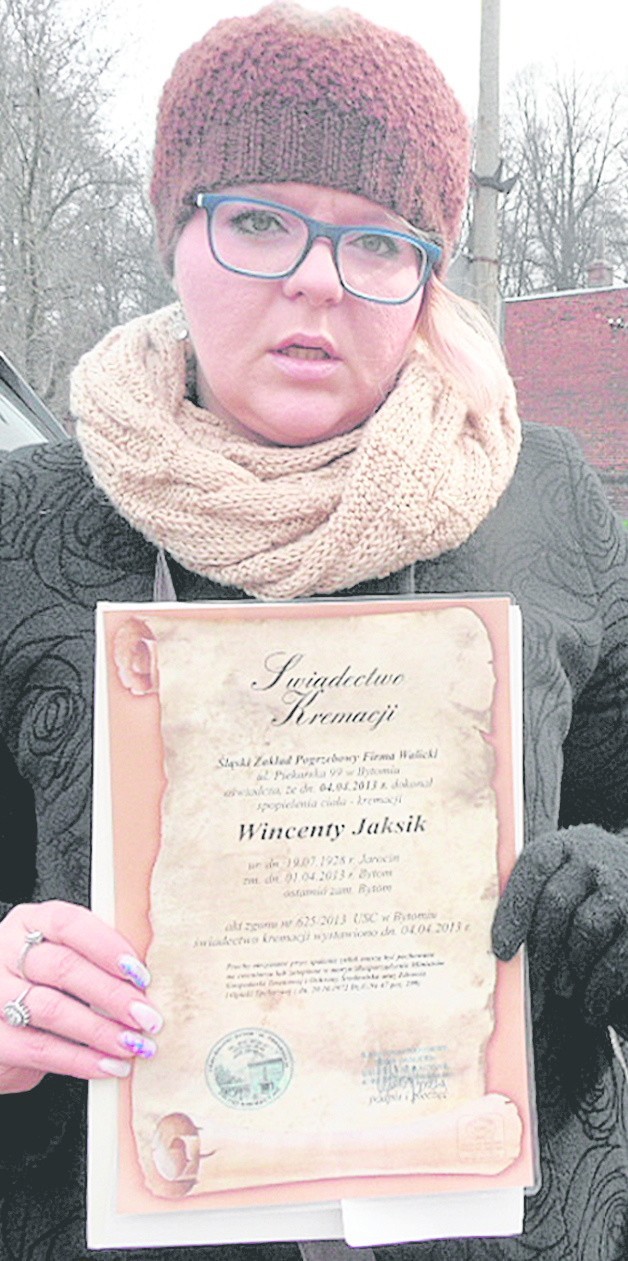 Katarzyna Jaksik-Lądwik z Bytomia chce mieć pewność, że w rodzinnych grobach spoczywają prochy jej krewnych