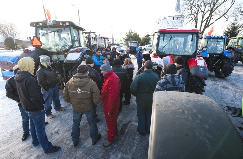 Protest rolników na drodze krajowej "6" i w Koszalinie