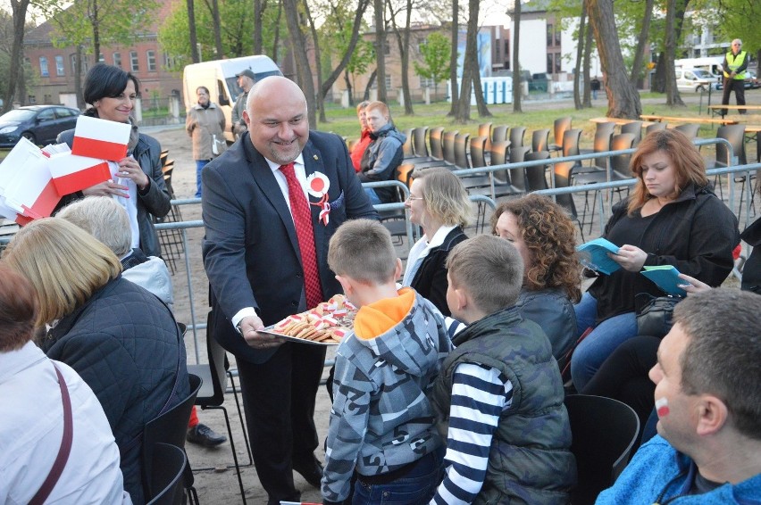 Dzień Flagi i szanty w marinie [ZDJĘCIA]