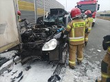Wypadek na S8 koło Zduńskiej Woli. 5.03.2023 Zderzenie porsche z tirem. Ranny kierowca z Gruzji ZDJĘCIA