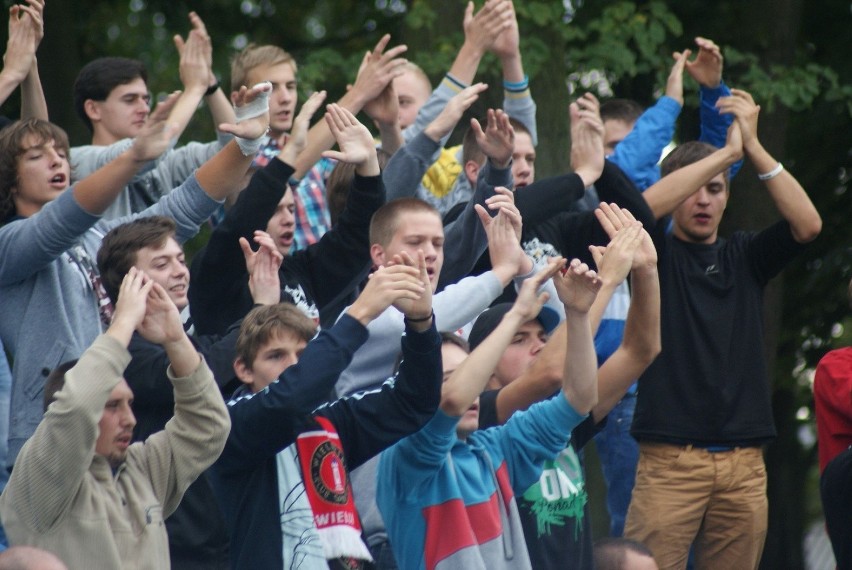 III Liga: WKS Wieluń - Warta Sieradz 1:2 [ZDJĘCIA]