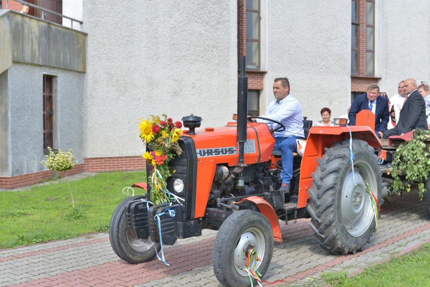 Sandomierskie Dożynki Miejskie z kolorowym, mobilnym orszakiem, zagranicznymi gośćmi i festynem (ZDJĘCIA)