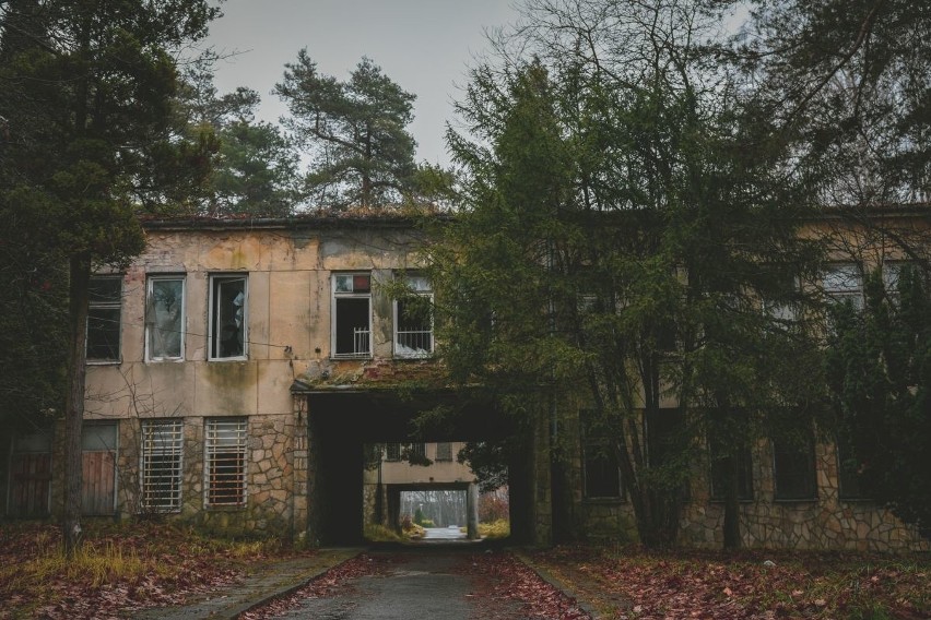 Strefa Opuszczona (5). Stary szpital w Starachowicach. Przerażający i zrujnowany budynek [WIDEO, zdjęcia]