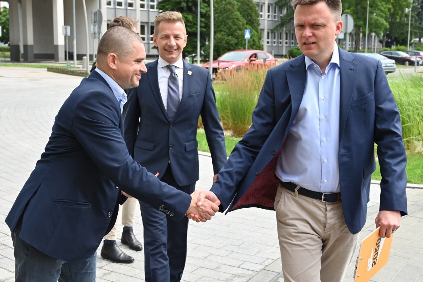 Szymon Hołownia w Kielcach. Najpierw konferencja, potem spotkanie z mieszkańcami [ZAPIS TRANSMISJI]