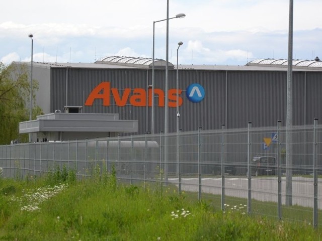 Hale ME Logistic w Chmielowie prowadzącej usługi logistyczno-magazynowe dla sieci Avans. W najbliższych tygodniach prace straci tu 230 spośród 400 pracowników tej spółki!