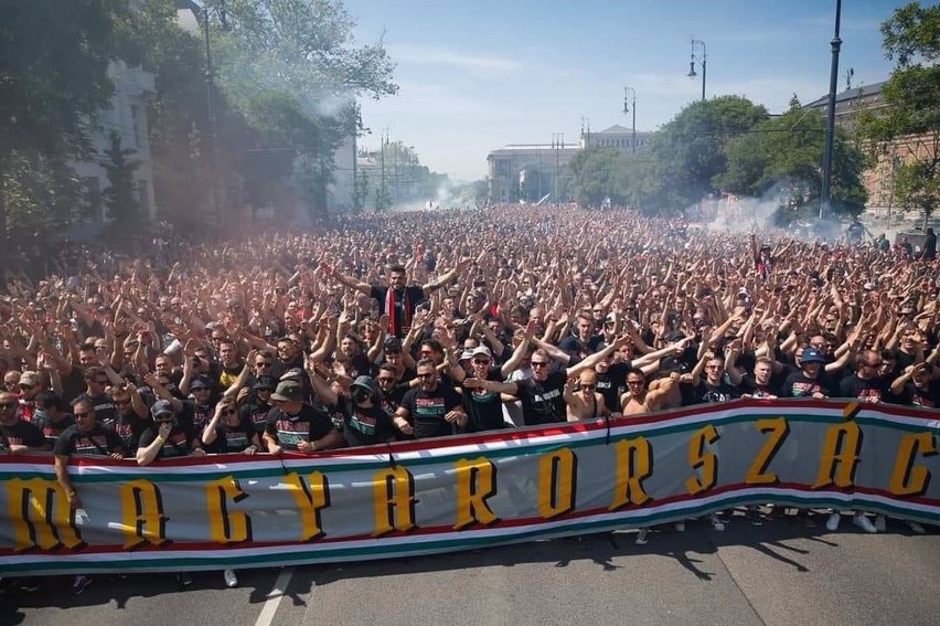 Tłumy kibiców przed meczem Euro
