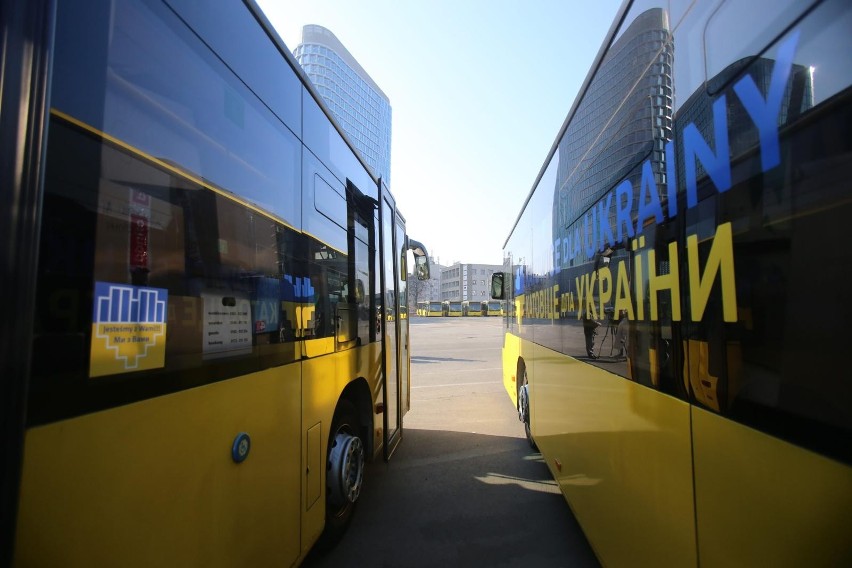 Autobusy z Katowic wyruszyły na Ukrainę. Zobacz kolejne...