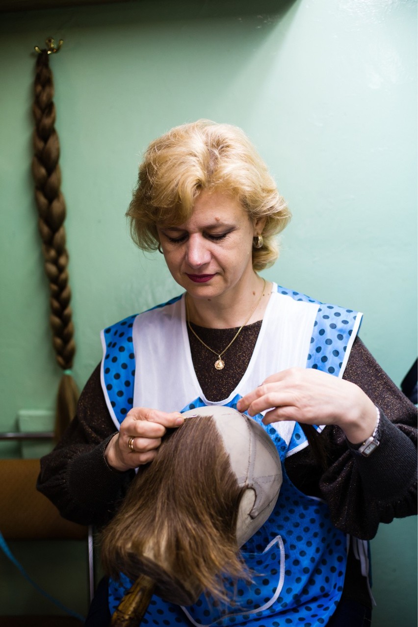 Dorota Boruta zajęła się perukarstwem idąc w ślady swojej...