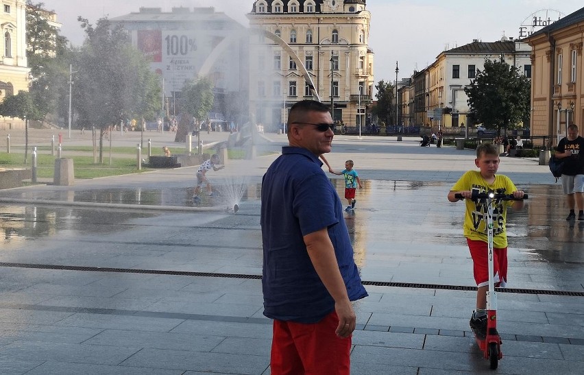 Kraków. Kurtyna wodna na placu Jana Nowaka Jeziorańskiego [ZDJĘCIA]