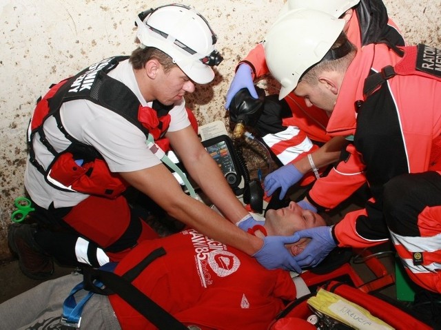 W akcji ratowniczej uczestniczył m.in. zespół pogotowia z międzyrzeckiego szpitala.