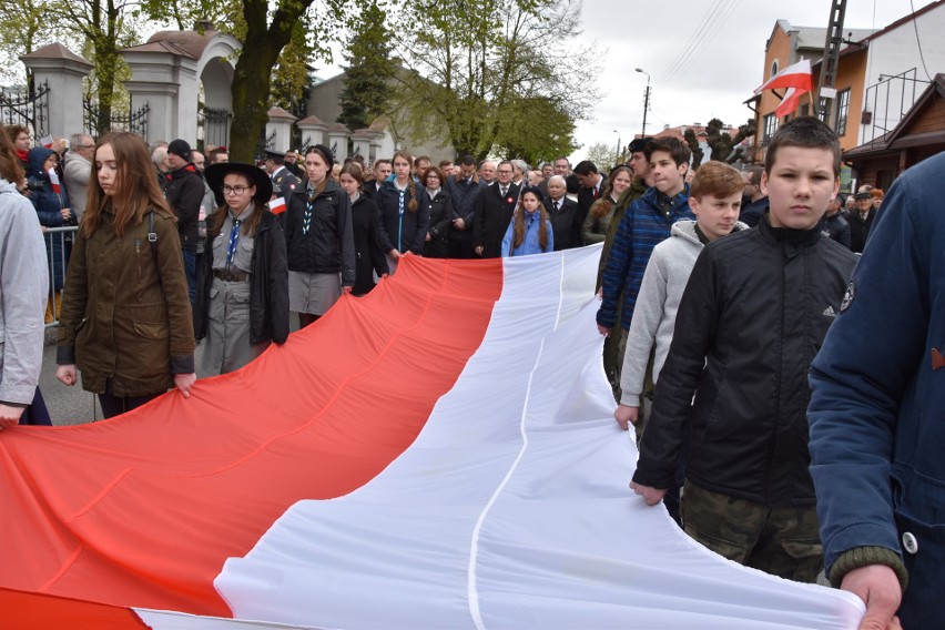 Biała Podlaska: Odsłonięto pomnik Lecha i Marii Kaczyńskich