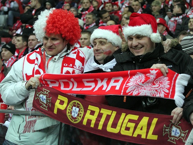 Biało-czerwoni kibice na meczu Polska - Portugalia