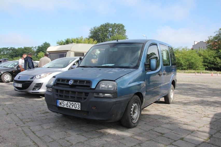 Fiat Doblo, 2001 r., 1,9 TD, 3 tys. zł;