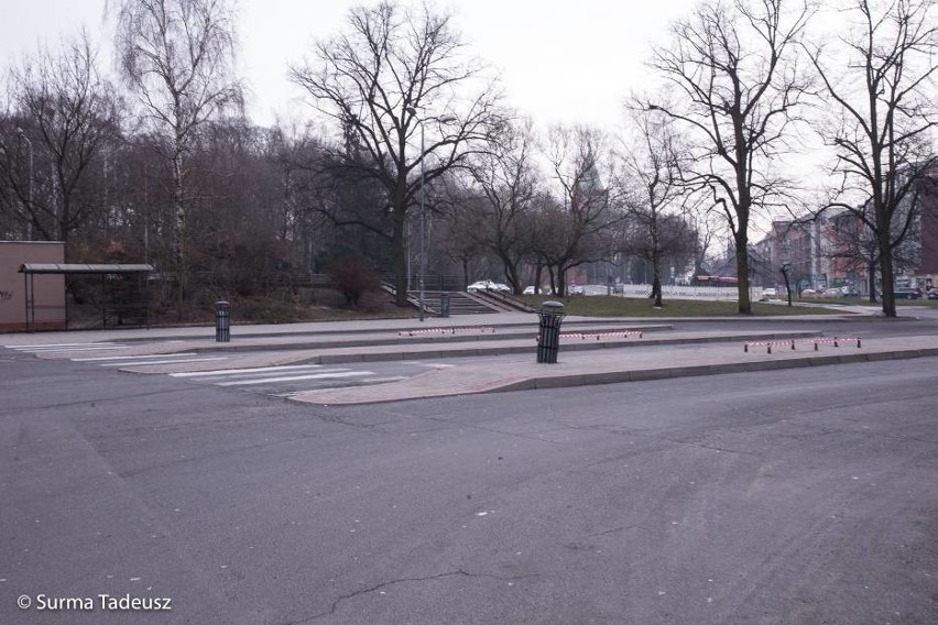 Stargard. Szykują miejsca postojowe na placu przed SCK [ZDJĘCIA]