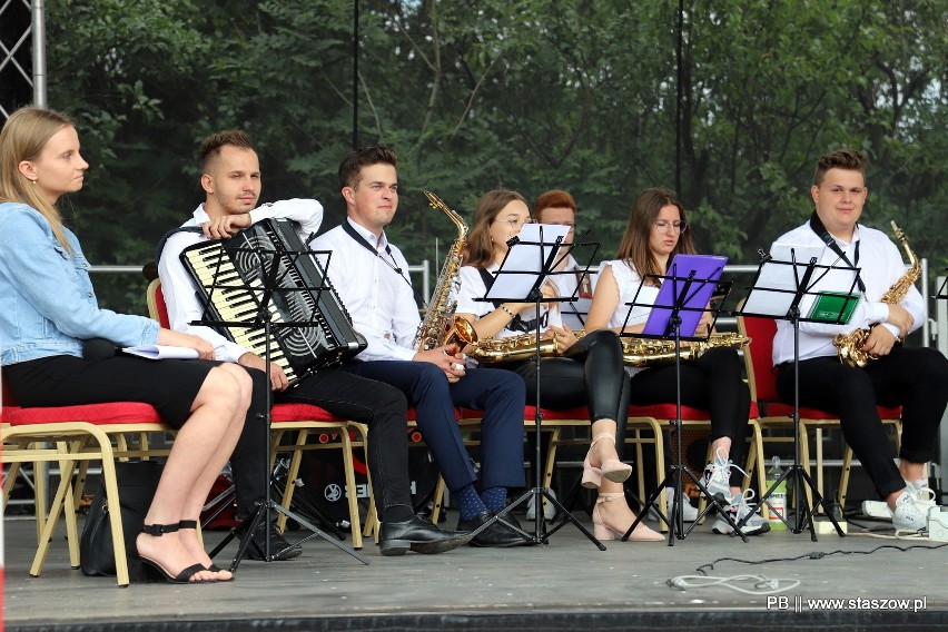 Uroczystości uświetnił występ zespołu Staszicówka Band