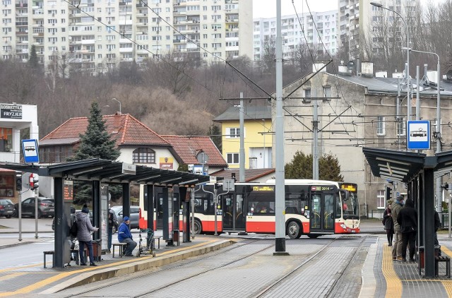 Zamieszania wokół komunikacji miejskiej w Gdańsku ciąg dalszy. Jesienne kursy autobusów i tramwajów zagrożone?