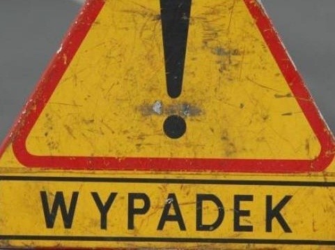 Wypadek we Włynkówku. Kierowca trafił do szpitala.