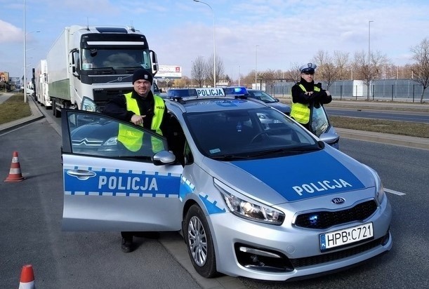 Policjanci z wrocławskiej drogówki pilotowali francuski...