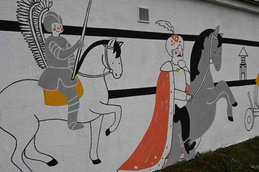 Mural na garażach na Osadzie Jana w Tarnowskich Górach jest...