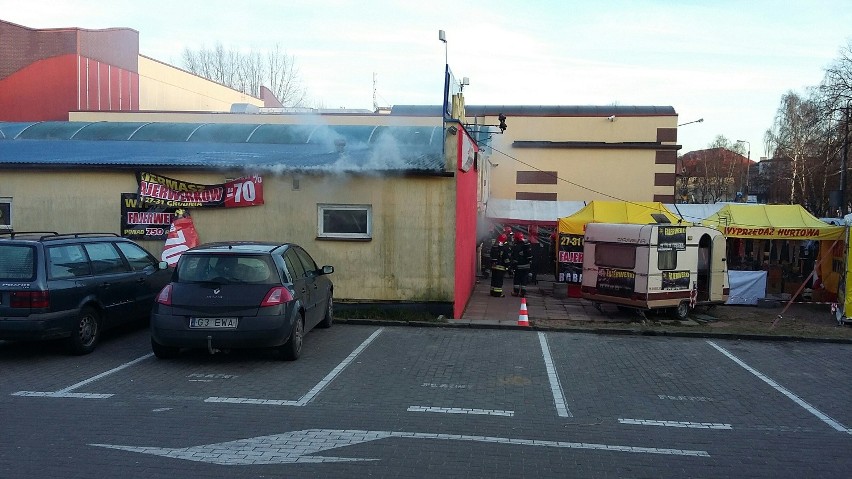 Pożar hali przy ulicy Tuwima w Słupsku (zdjęcia)