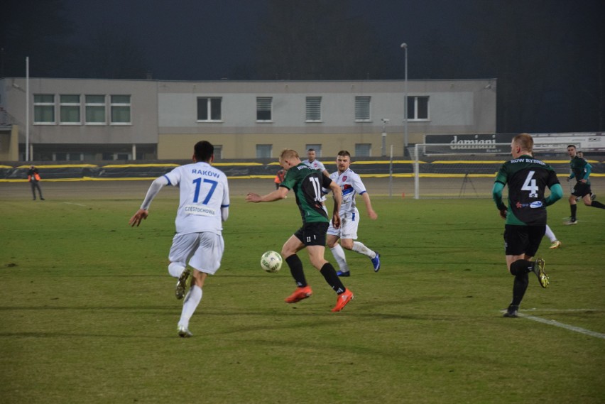 Drużyna Raków Częstochowa pokonała ROW 1964 Rybnik 2:1