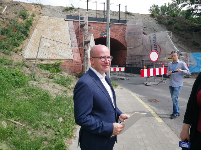 Poseł dr Bartłomiej Wróblewski wspiera ideę budowy przystanków w aglomeracji poznańskiej, m.in. jednego na Jeżycach - np. w rejonie wiaduktu na Kościelnej.