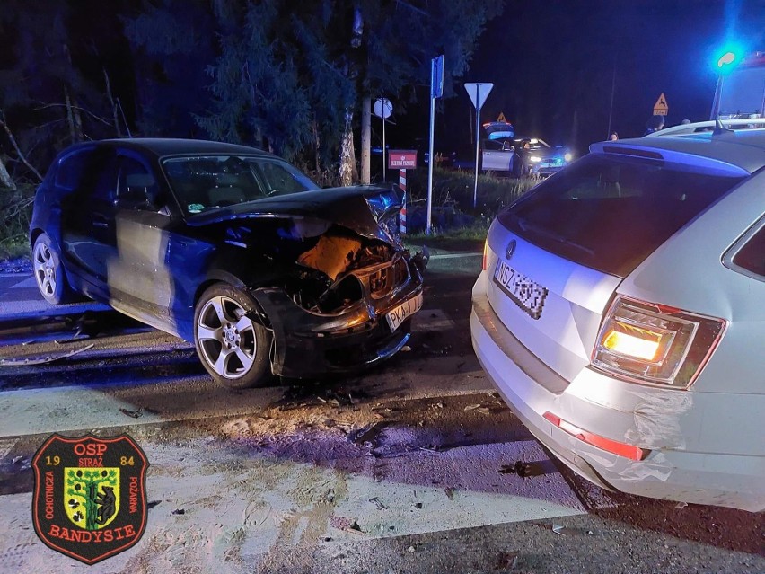 Wypadek w Bandysiach. Zderzyły się dwa samochody. 12.08.2022
