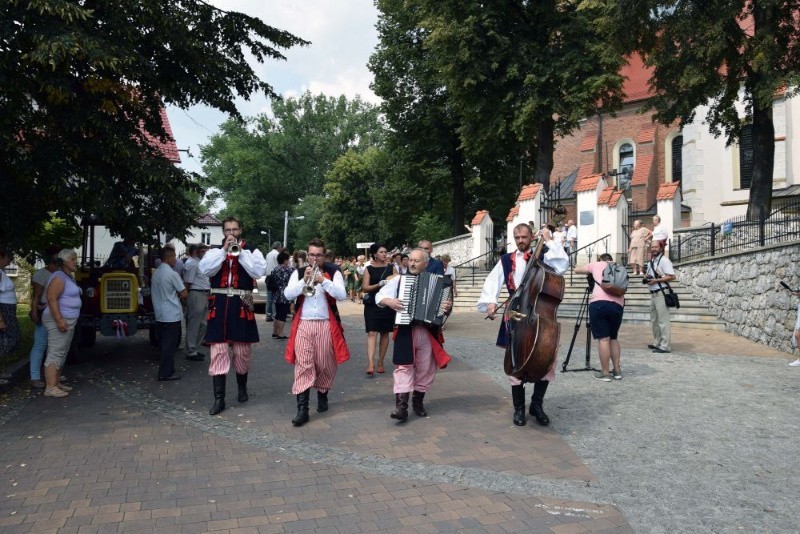 Bolechowice gościły gospodarzy z całej gminy. Podzielili dożynkowy chleb