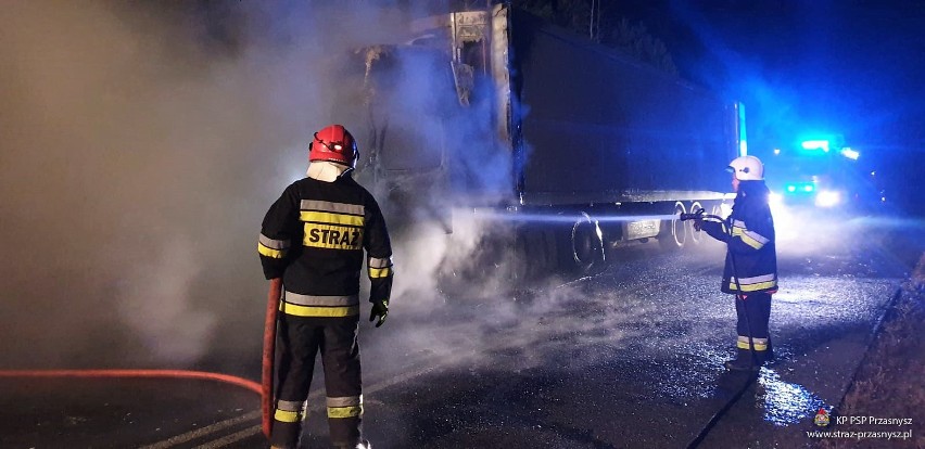 Bugzy-Święchy. Pożar samochodu ciężarowego na drodze powiatowej Chorzele - Stara Wieś, 20.01.2019