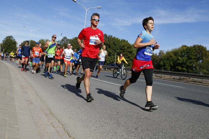 Uczestnicy Maratonu Warszawskiego 2018. Więcej zdjęć...