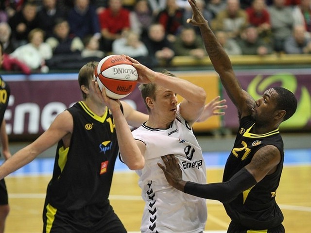 Zdjecia z meczu Energa Czarni Slupsk - Trefl Spot 81:80.