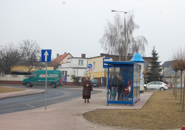 Z Szubina dodatkowy autobus jeździ m.im przez Mąkoszyn, Chomętowo, Żędowo, Wąsosz