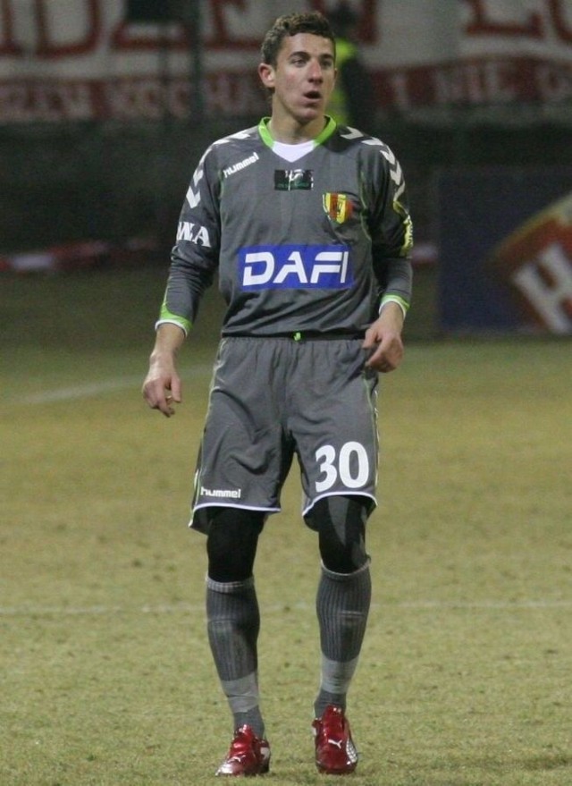 Piłkarz Korony Kielce Jakub Bąk w meczu z Widzewem Łódź zadebiutował w piłkarskiej ekstraklasie.