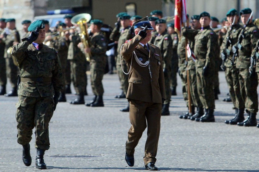 Obchody Święta Wojska Polskiego w Lublinie. Defilada i piknik patriotyczny na błoniach pod Zamkiem