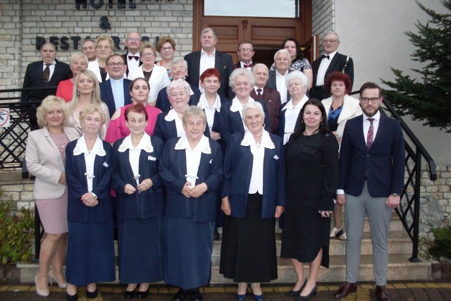 Jubileusz 20-lecia zespołu Seniorzy z Ogrodzieńca.Zobacz kolejne zdjęcia. Przesuwaj zdjęcia w prawo - naciśnij strzałkę lub przycisk NASTĘPNE