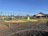 Stadion w Staniątkach z nową infrastrukturą. Powstała strefa sportowo-rekreacyjna z atrakcjami dla dzieci, młodzieży i seniorów