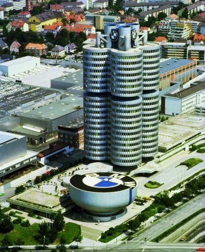 Fot. BMW: W Europie Zachodniej kondycja przemysłu motoryzacyjnego jest utożsamiana z siłą gospodarki. Na zdjęciu siedziba koncernu BMW.