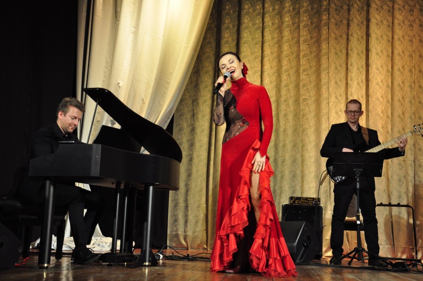 Piękny koncert Grażyny Brodzińskiej w Lipskim Centrum Kultury z okazji Dnia Kobiet. Zobacz zdjęcia