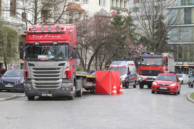 Śmiertelny wypadek na placu Powstańców Śląskich