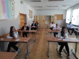 Egzamin ósmoklasisty 2022. Tak wyglądał egzamin w Szkole Podstawowej nr 1 w Makowie Mazowieckim. 24.05.2022