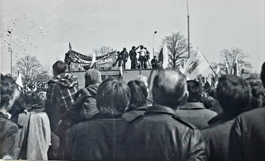 Wprowadzenie stanu wojennego 13 grudnia 1981 roku...