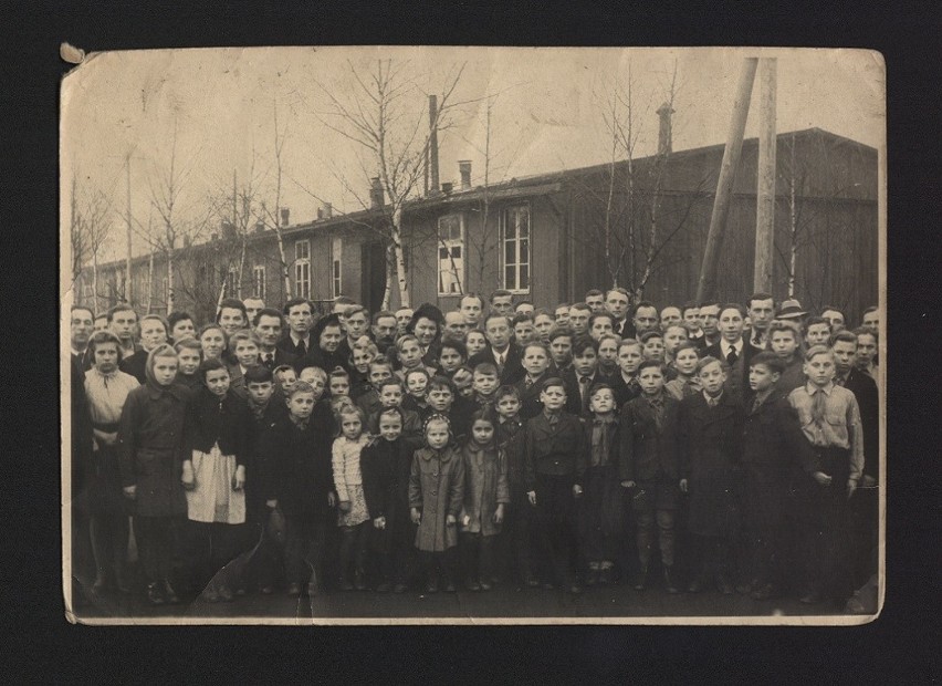 Muzeum Tradycji Niepodległościowych kultywuje pamięć o ofiarach nazistowskich obozów przesiedleńczych w Łodzi