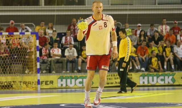 Karol Bielecki rzucił trzy gole w meczu z Szwedami.