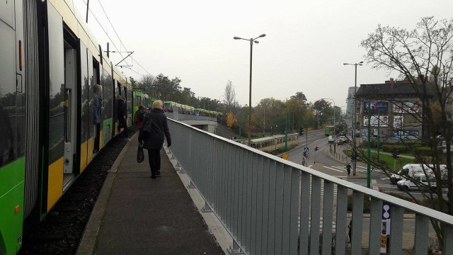 Awaria zasilania: Poranny paraliż komunikacyjny. W Poznaniu stanęły tramwaje