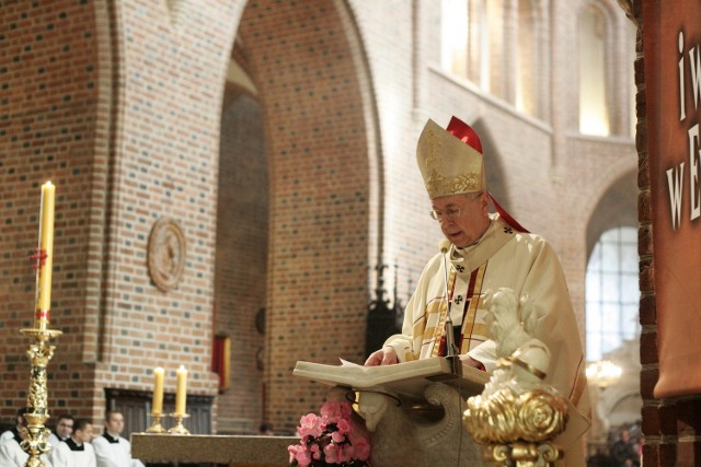 Arcybiskup Stanisław Gądecki mówił w niedzielę na Verba Sacra o I przykazaniu Dekalogu.