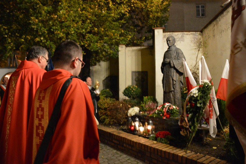 Opolska Solidarność oddała cześć ks. Popiełuszce. Dziś mija 35. lat od jego tragicznej śmierci