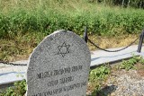 Cmentarz żydowski w Siedleczce koło Kańczugi odzyskuje blask. Odnowione zostało miejsce pamięci, nareszcie jest drogowskaz [ZDJĘCIA]